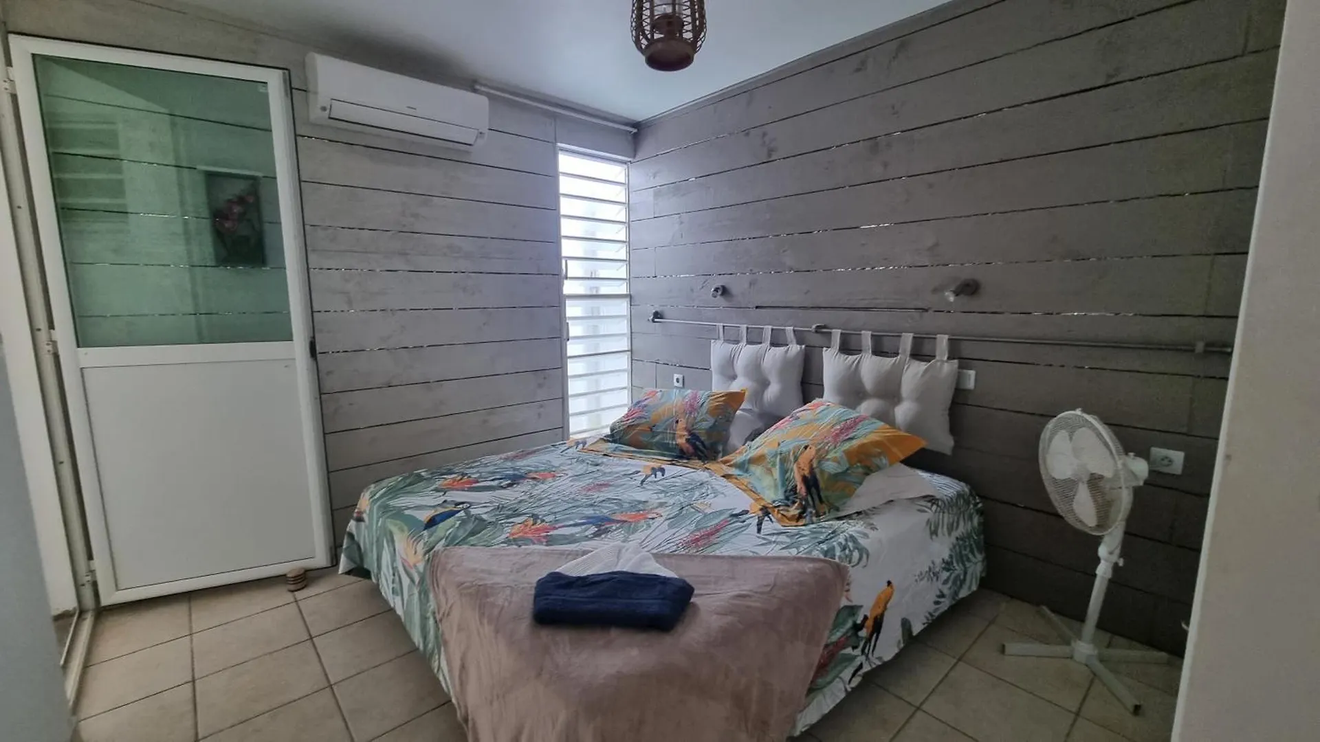 Апартаменты Mi Plezi Appartement Au Diamant. Ле-Диаман